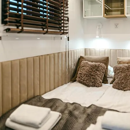 Botel 2 Bedroom Beach Front Ship In Neuruppin